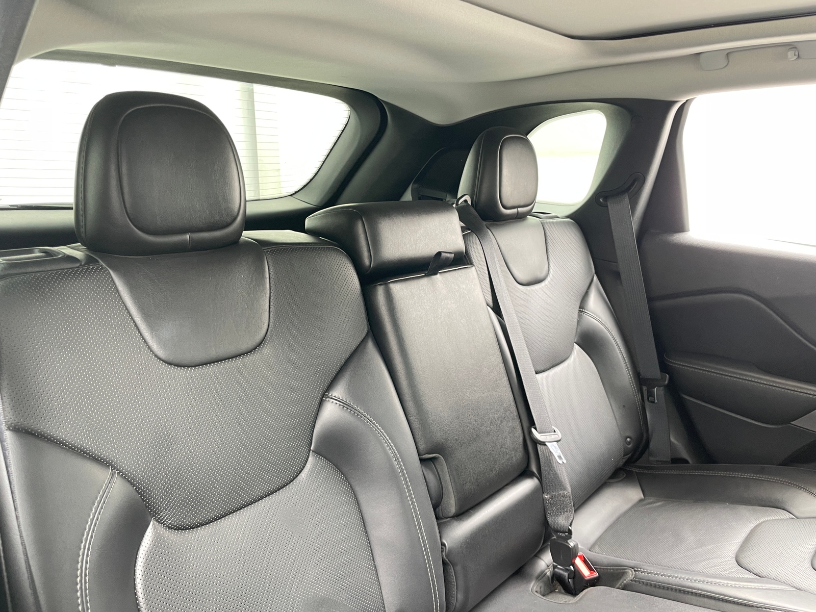 Thumbnail: 2019 Jeep Cherokee - 5