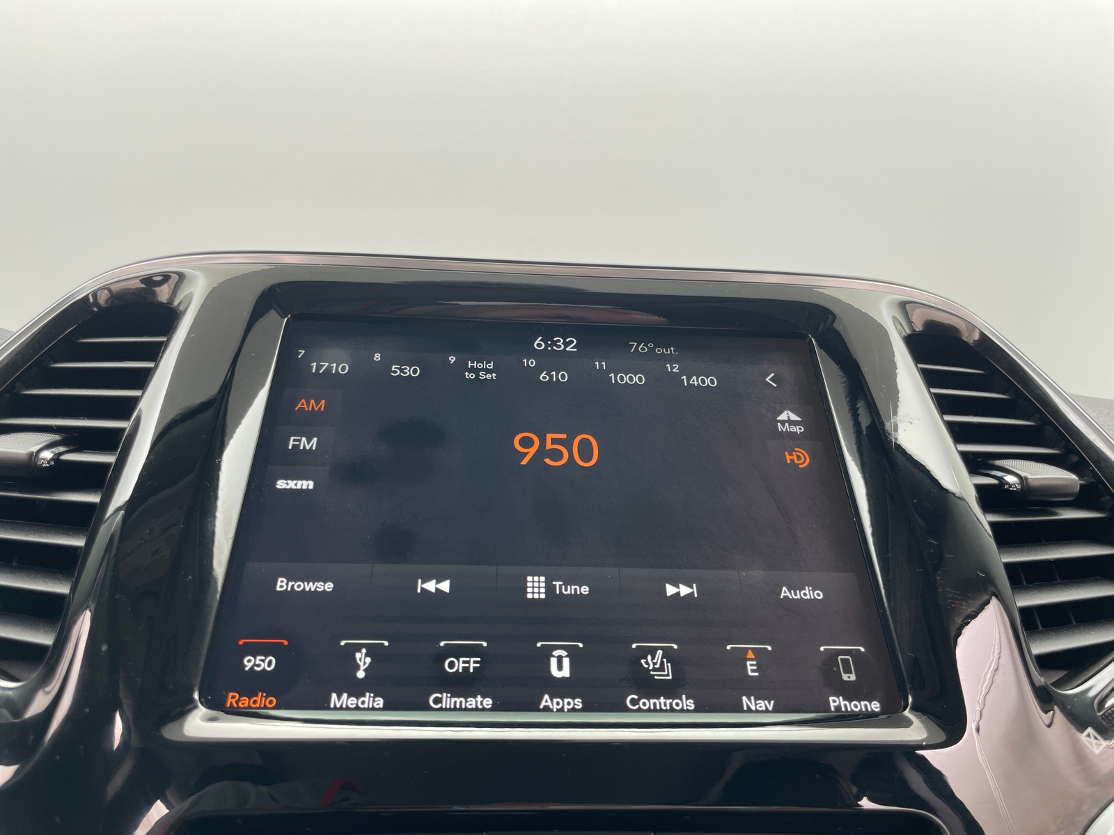 Thumbnail: 2019 Jeep Cherokee - 3