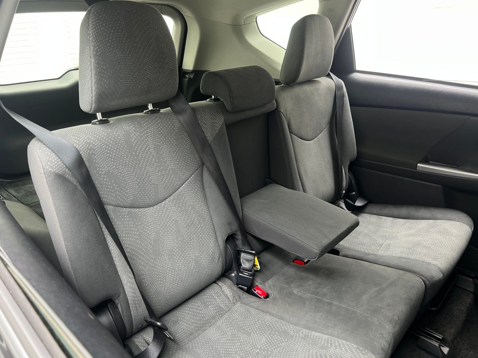 Thumbnail: 2014 Toyota Prius v - 6