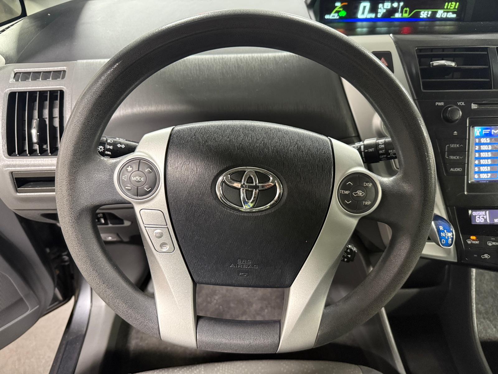 Thumbnail: 2014 Toyota Prius v - 5