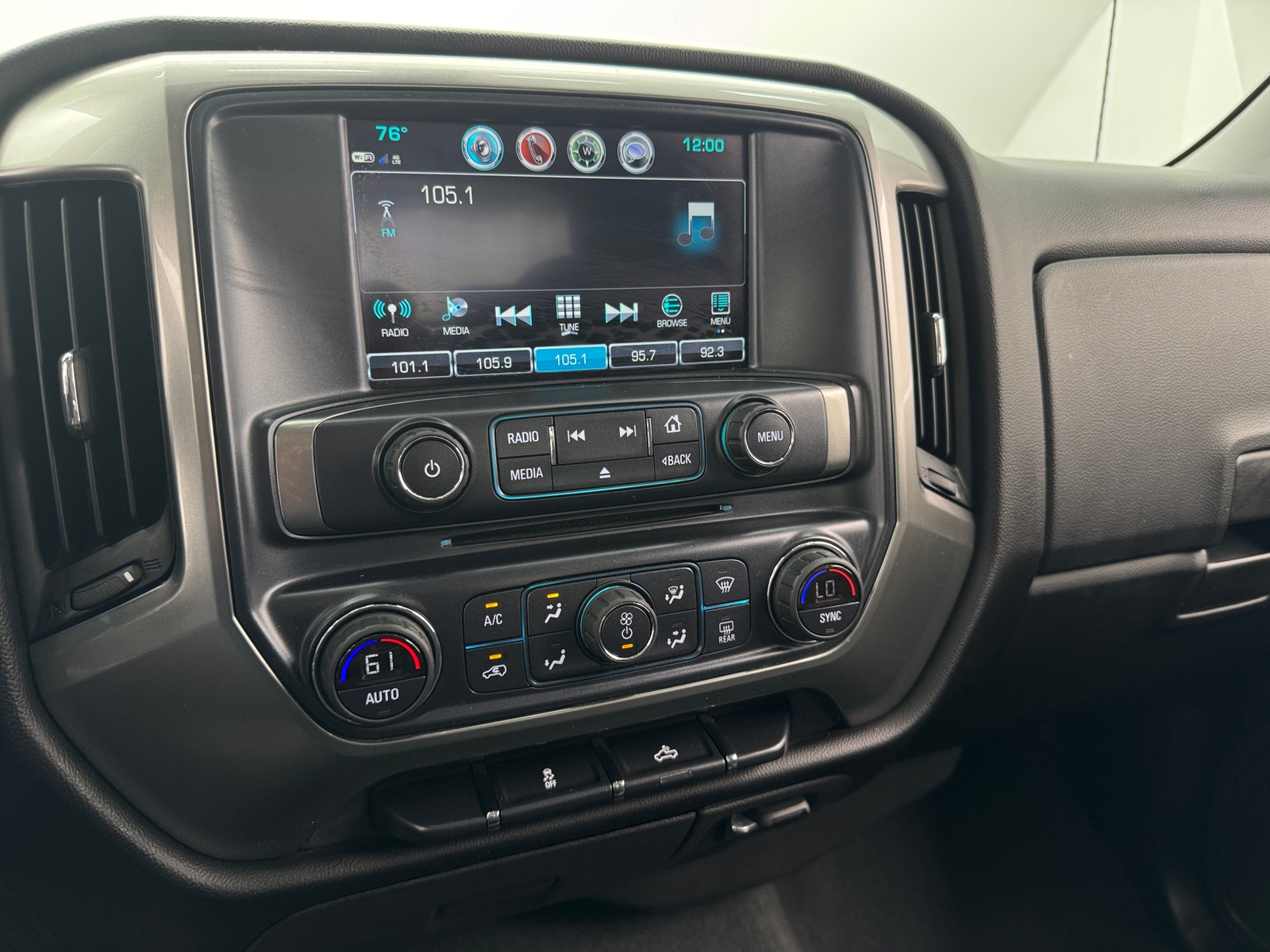 Thumbnail: 2018 Chevrolet Silverado 1500 - 4