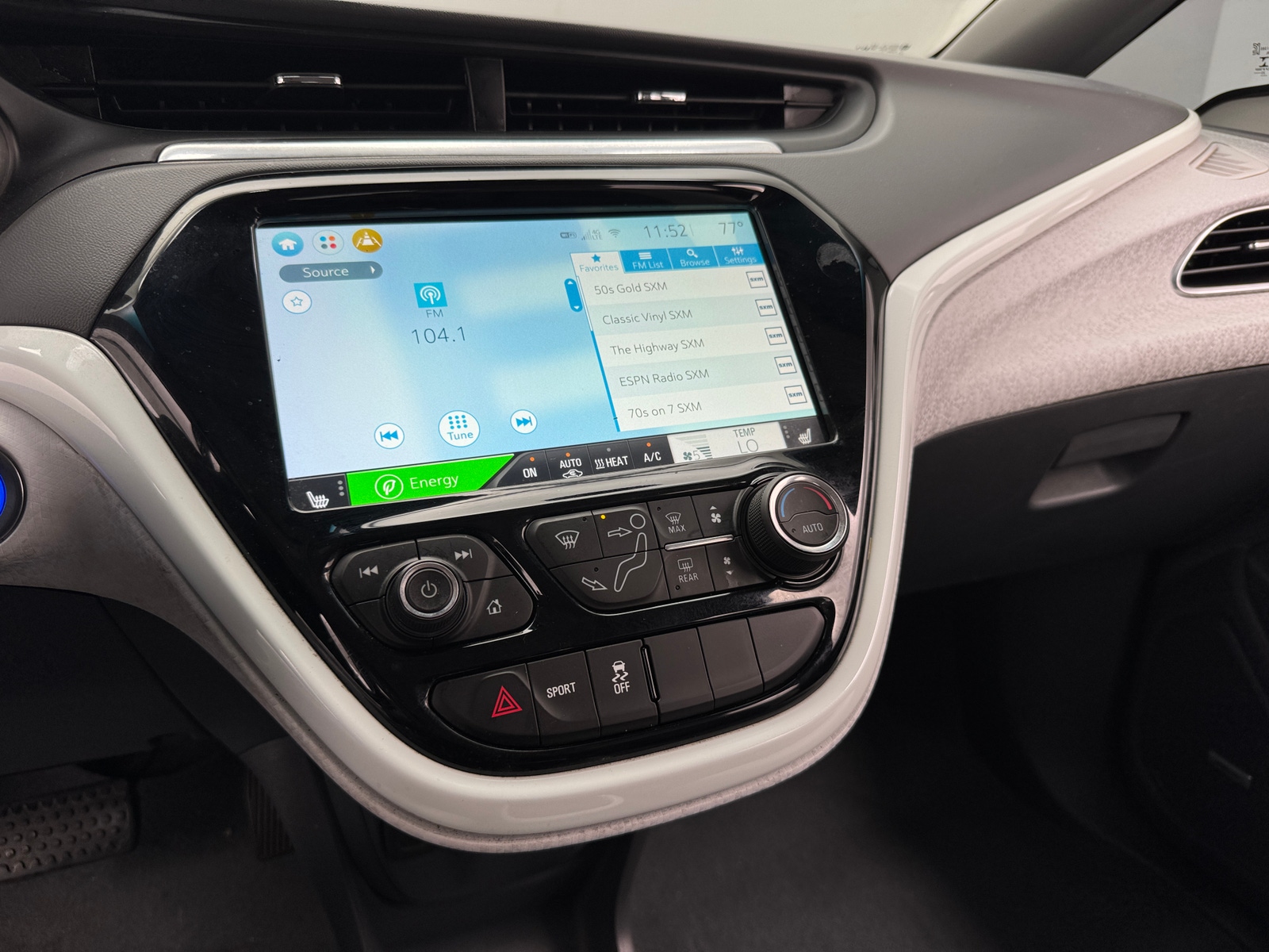 Thumbnail: 2020 Chevrolet Bolt EV - 3