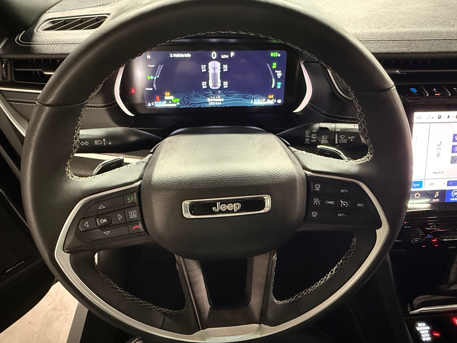 Thumbnail: 2024 Jeep Grand Cherokee - 4