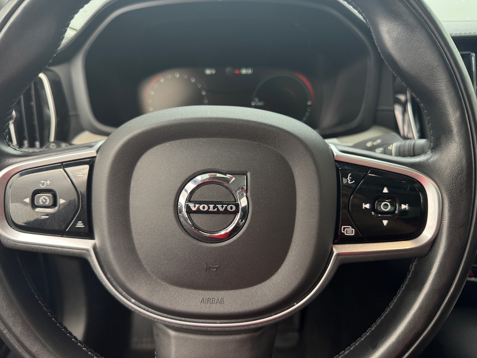 Thumbnail: 2022 Volvo S60 - 4