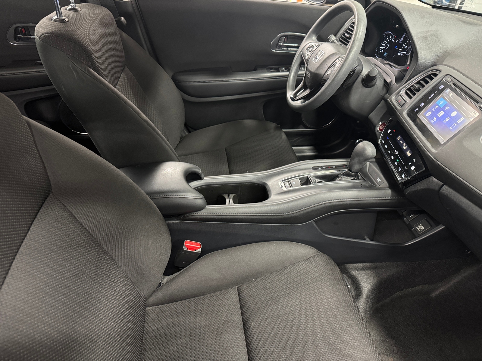 Thumbnail: 2017 Honda HR-V - 2