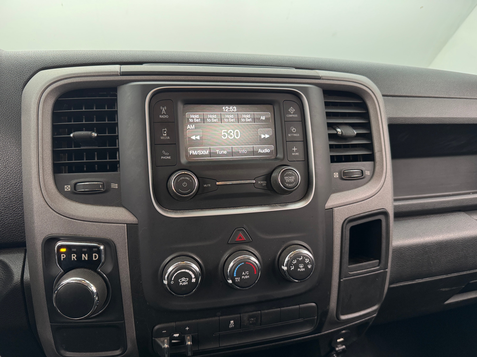 Thumbnail: 2021 RAM 1500 Classic - 4