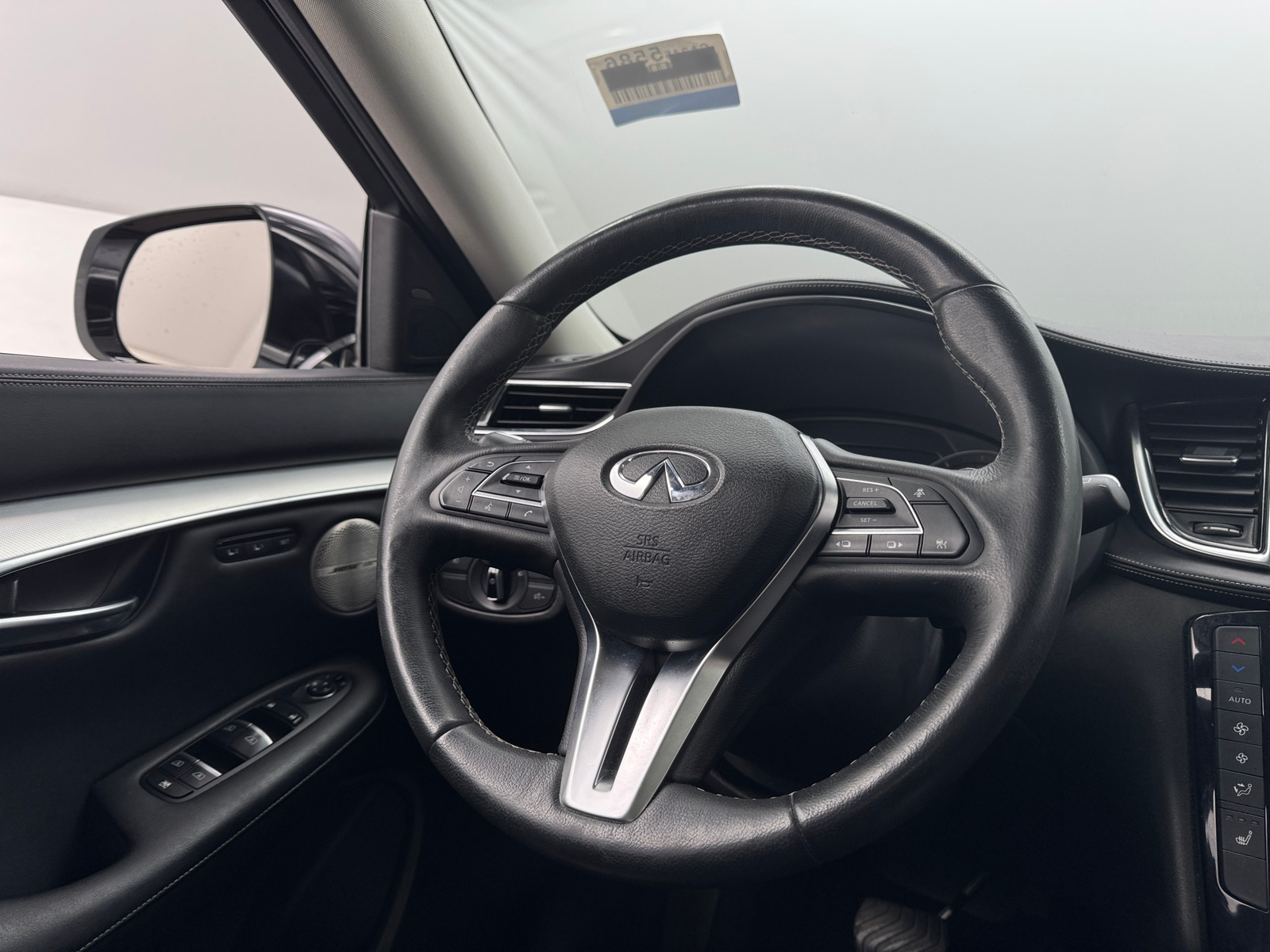 Thumbnail: 2019 INFINITI QX50 - 4