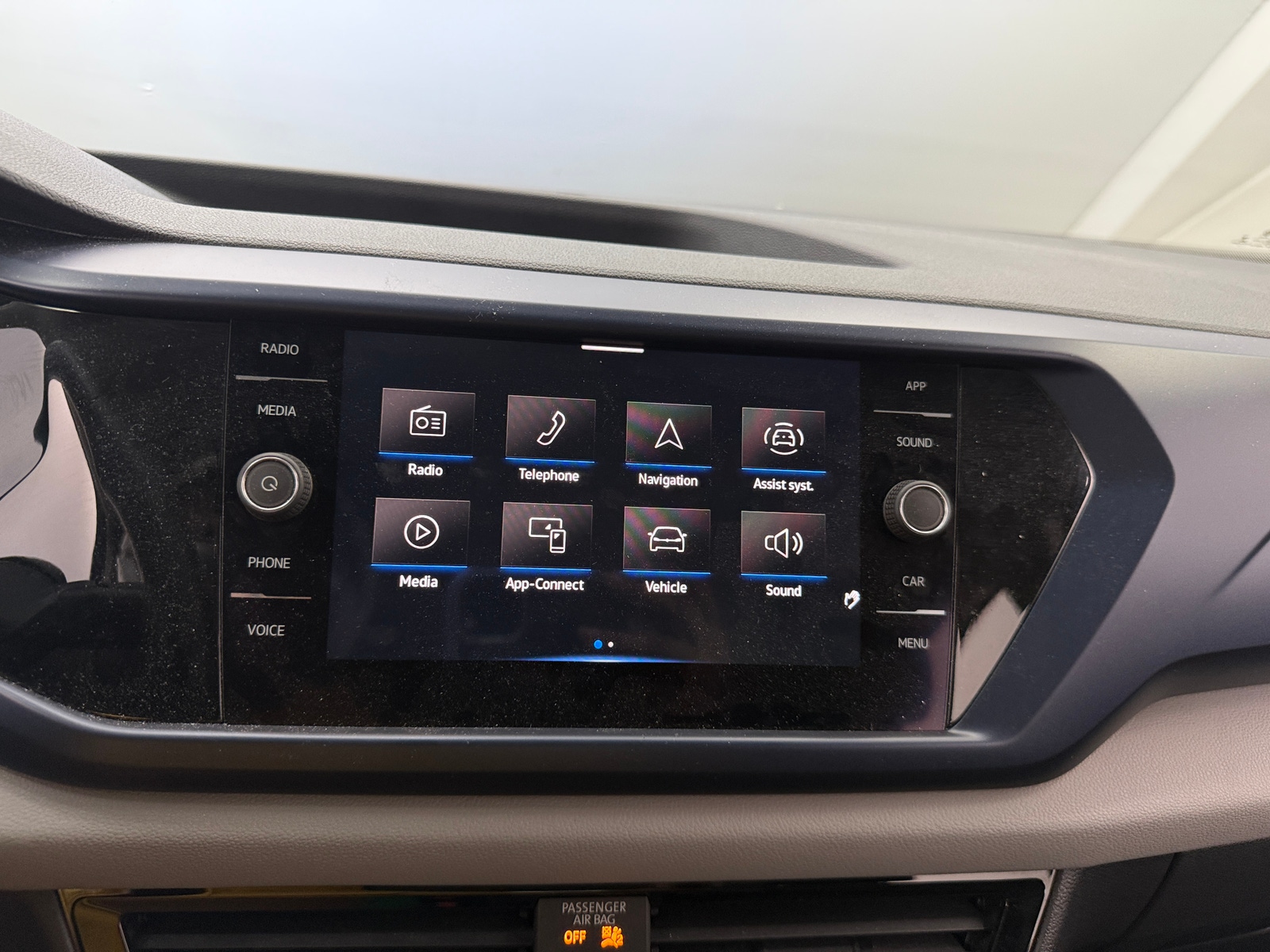 Thumbnail: 2022 Volkswagen Taos - 3