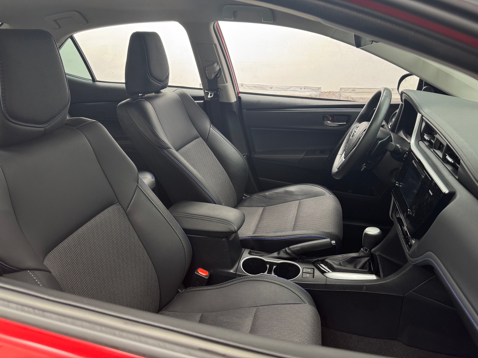 Thumbnail: 2017 Toyota Corolla - 2