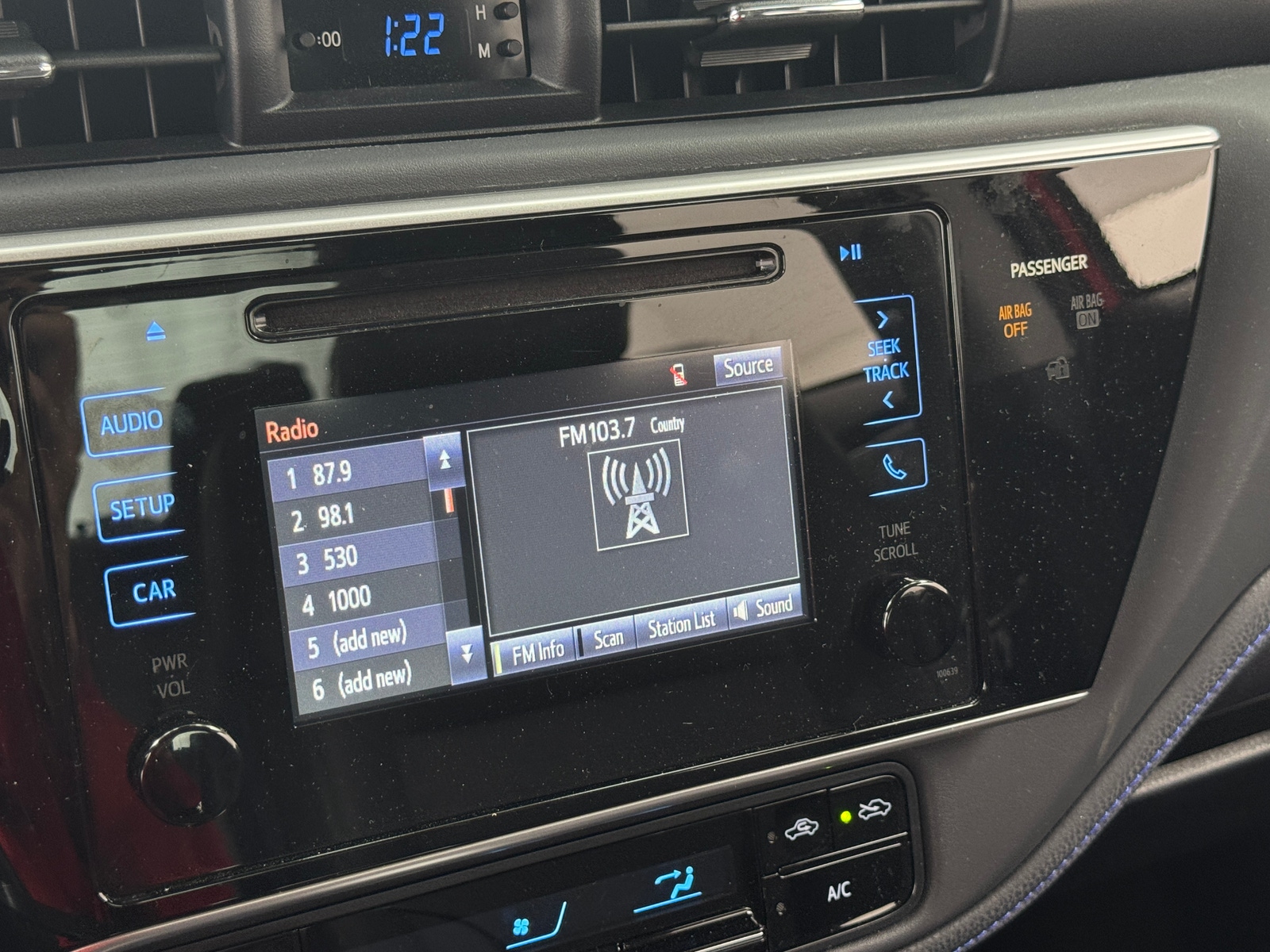 Thumbnail: 2017 Toyota Corolla - 4