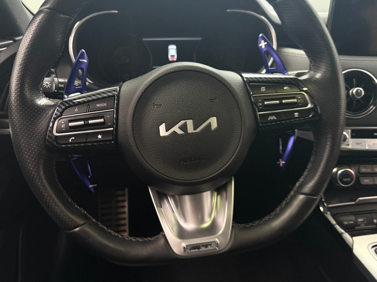 Thumbnail: 2023 Kia Stinger - 4