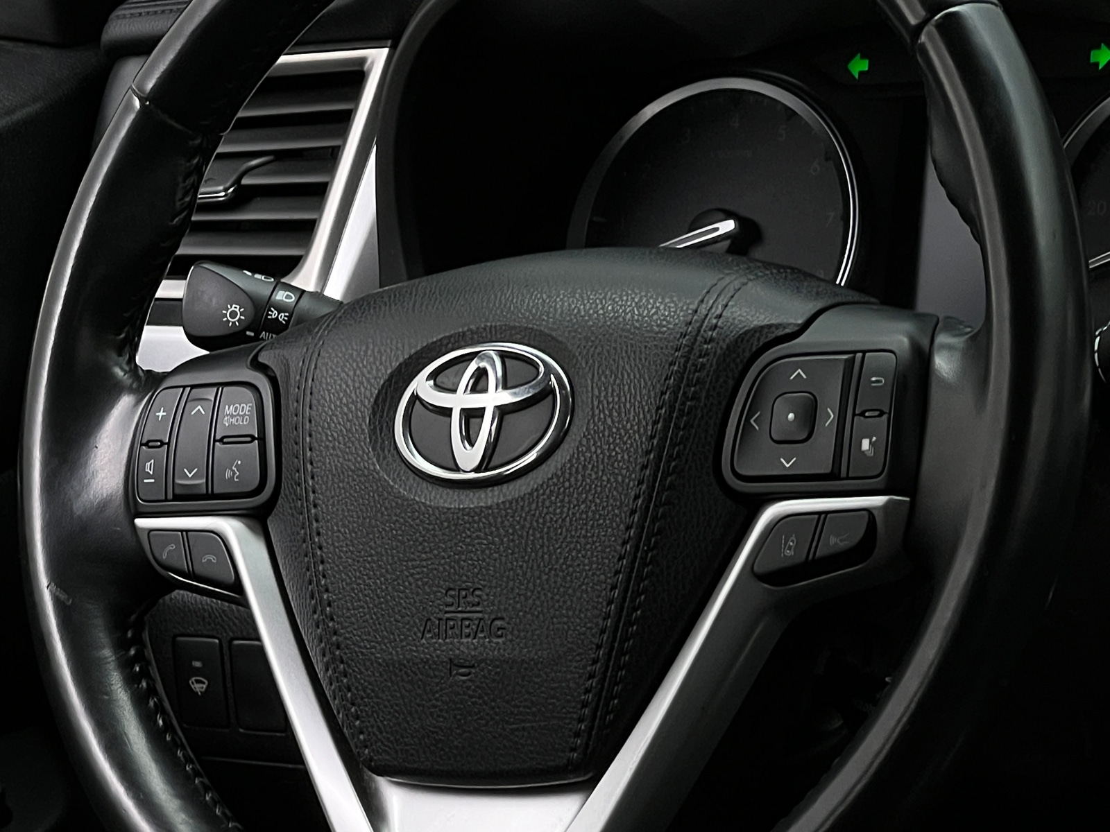 Thumbnail: 2018 Toyota Highlander - 4