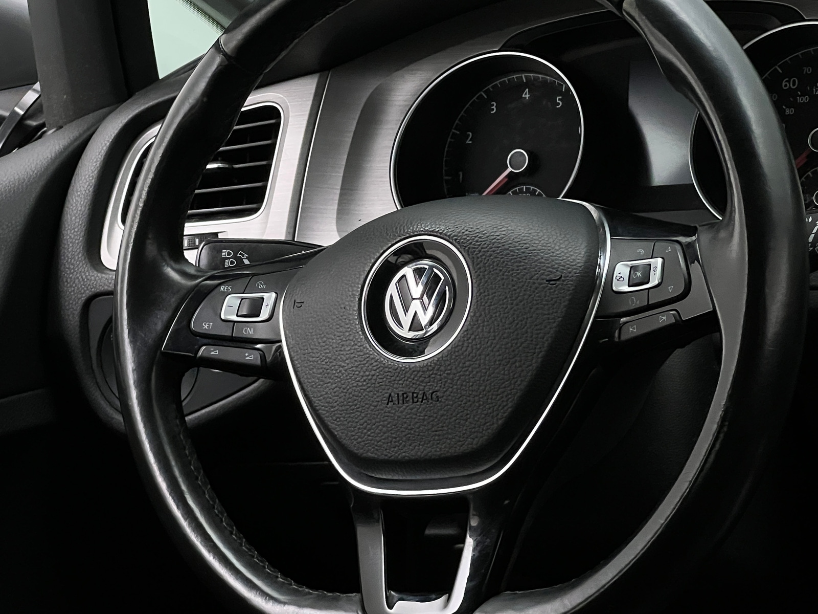 Thumbnail: 2015 Volkswagen Golf - 4