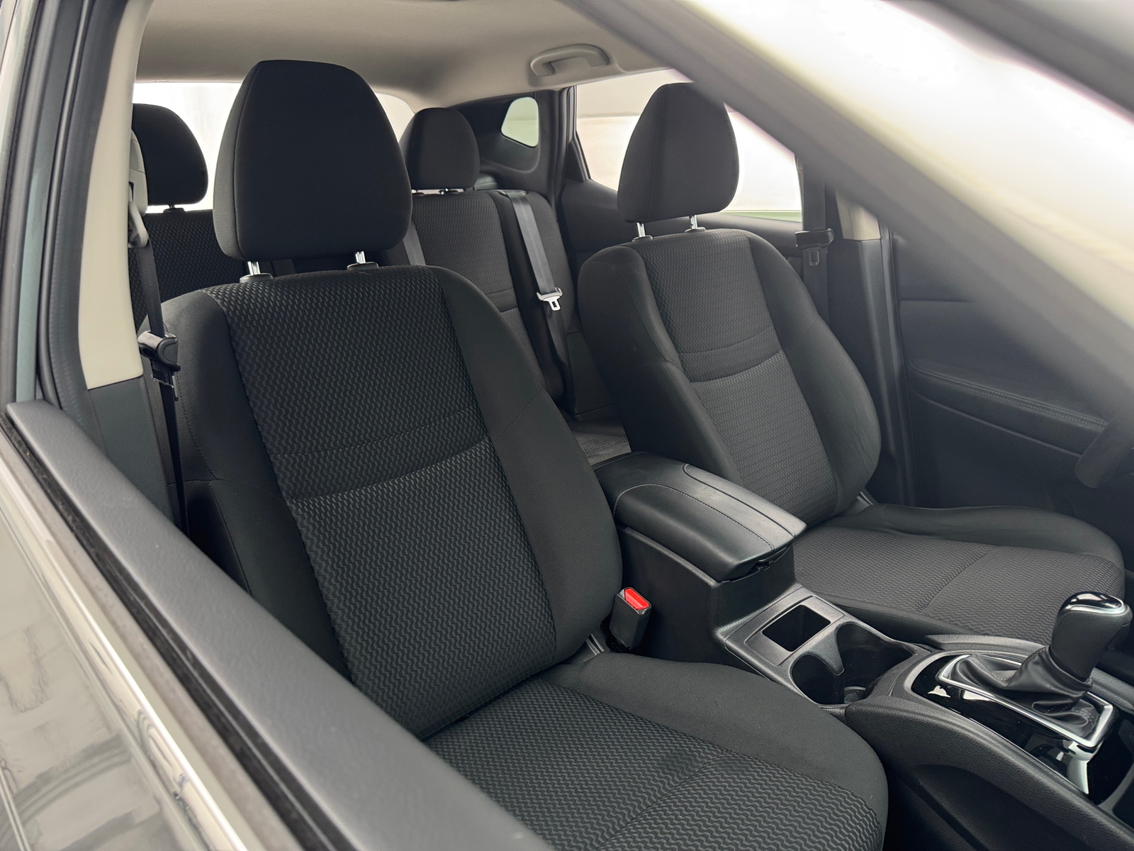 Thumbnail: 2017 Nissan Rogue Sport - 2