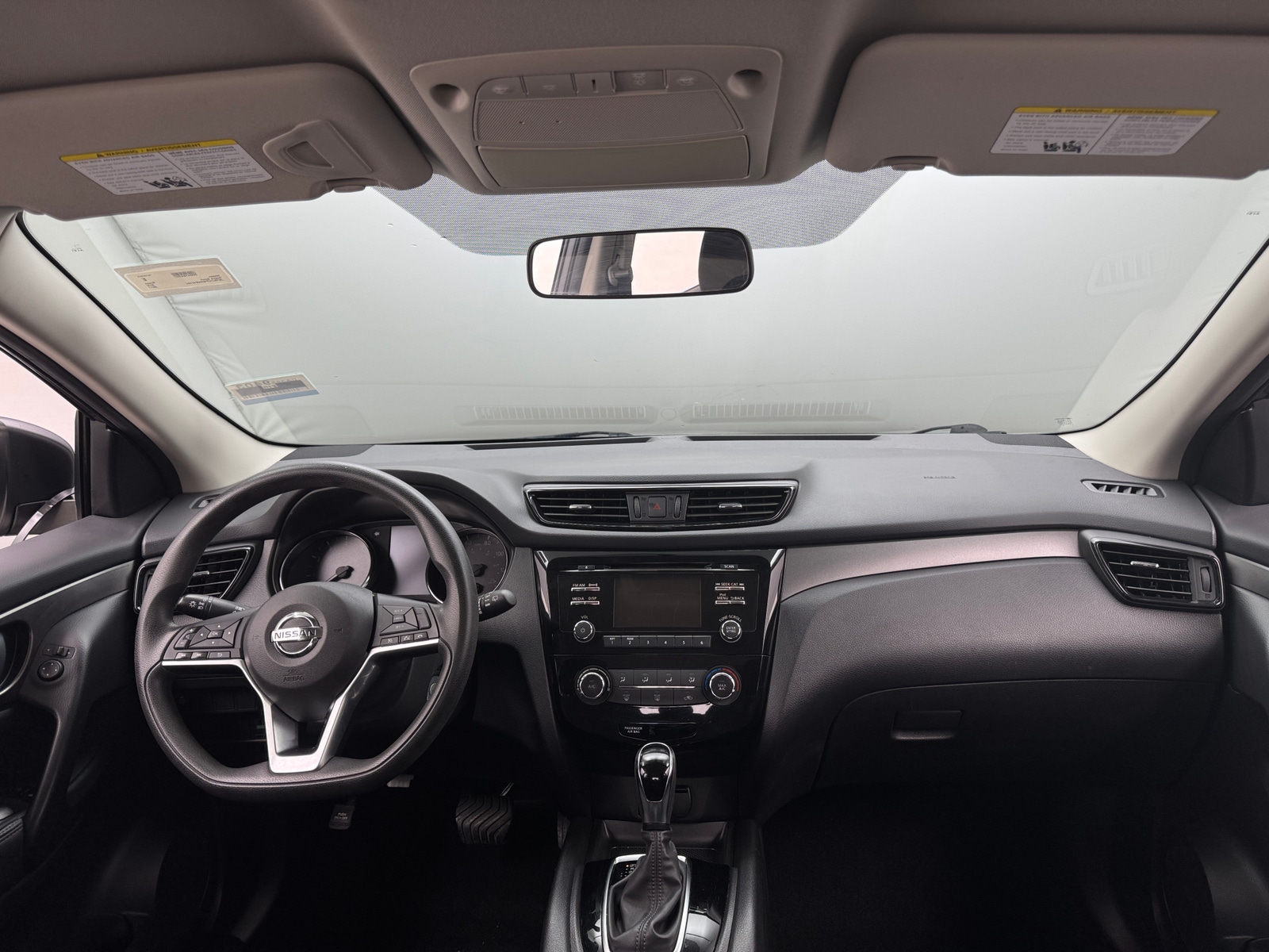Thumbnail: 2017 Nissan Rogue Sport - 3