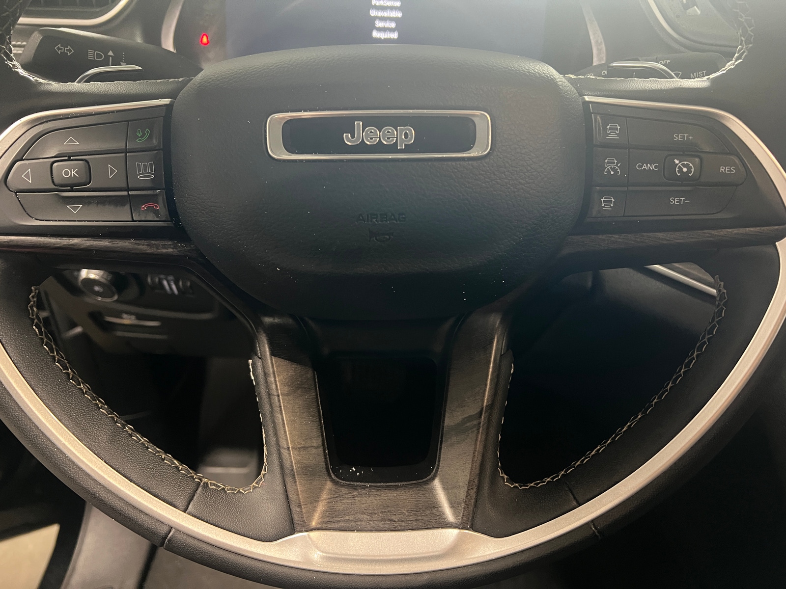 Thumbnail: 2024 Jeep Grand Cherokee - 4