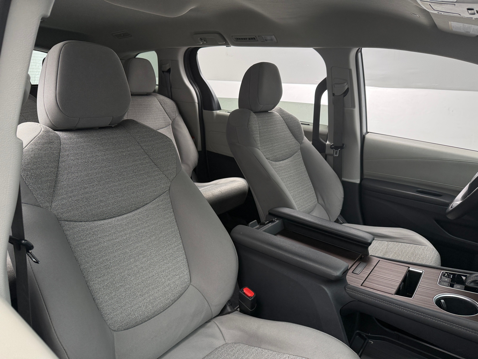 Thumbnail: 2021 Toyota Sienna - 2