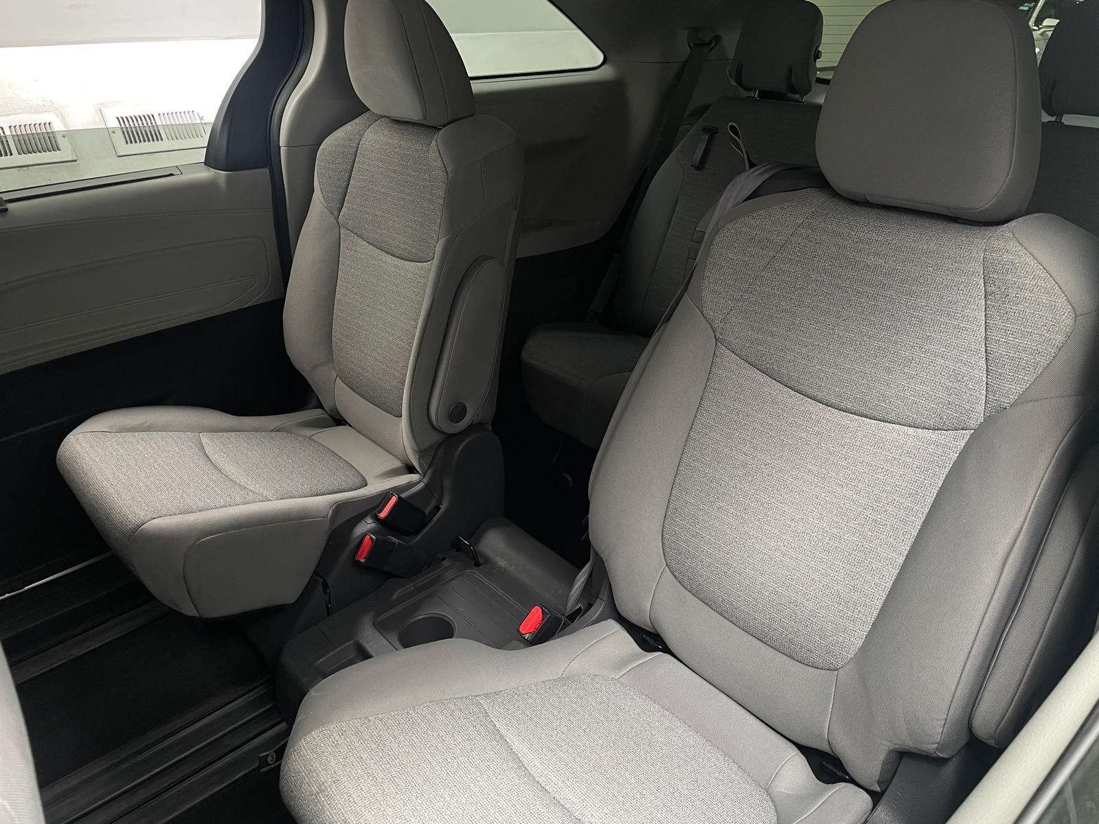 Thumbnail: 2021 Toyota Sienna - 6