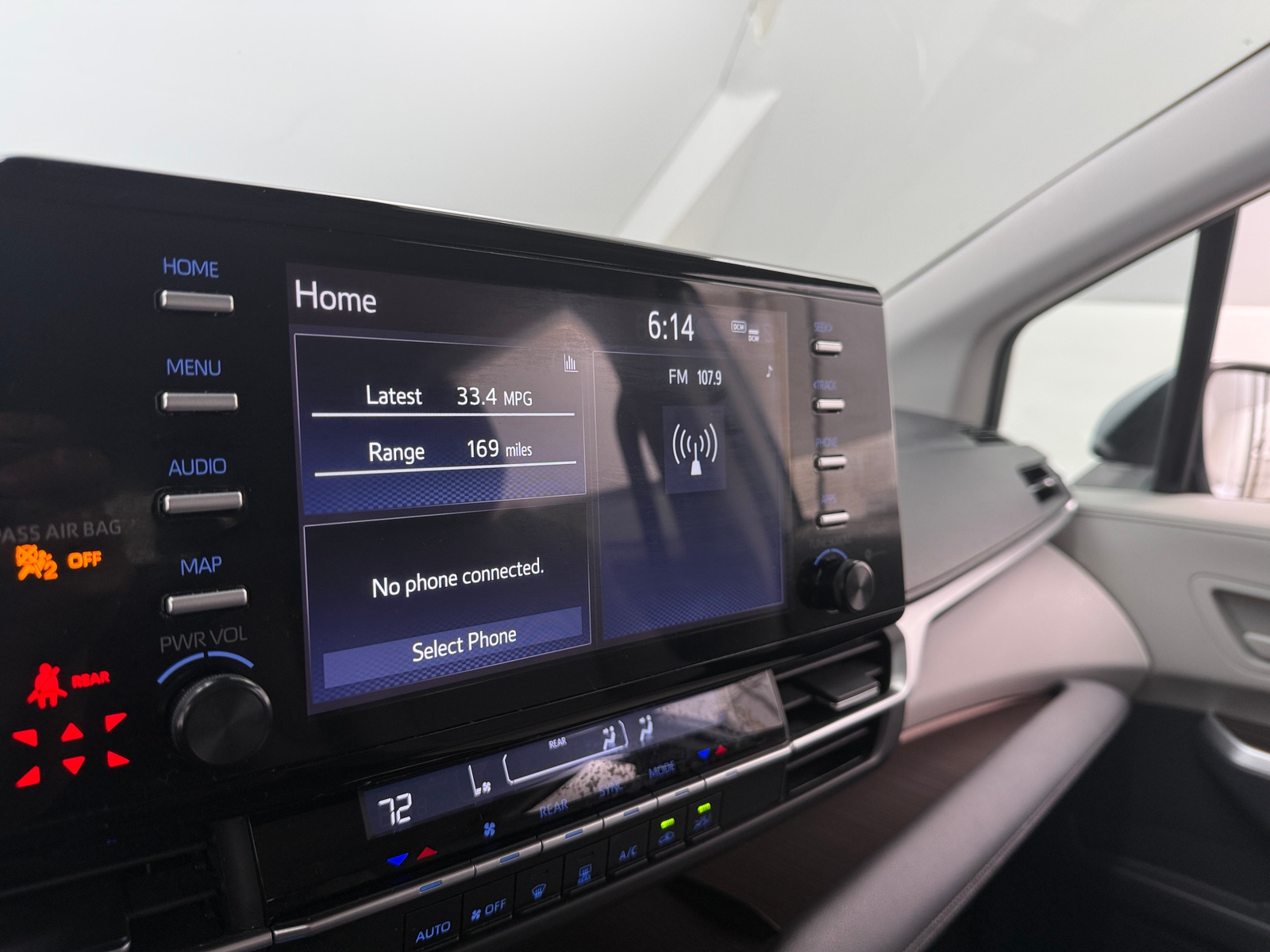 Thumbnail: 2021 Toyota Sienna - 4