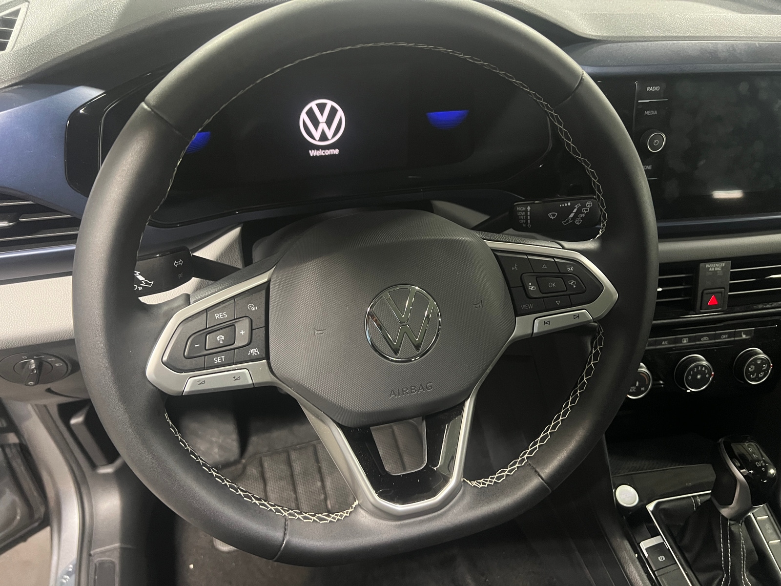 Thumbnail: 2023 Volkswagen Taos - 5