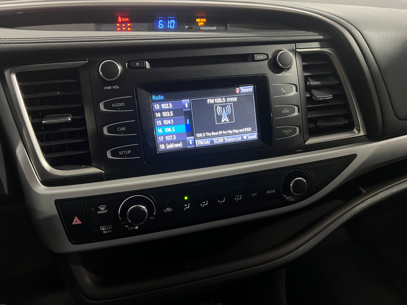 Thumbnail: 2019 Toyota Highlander - 4