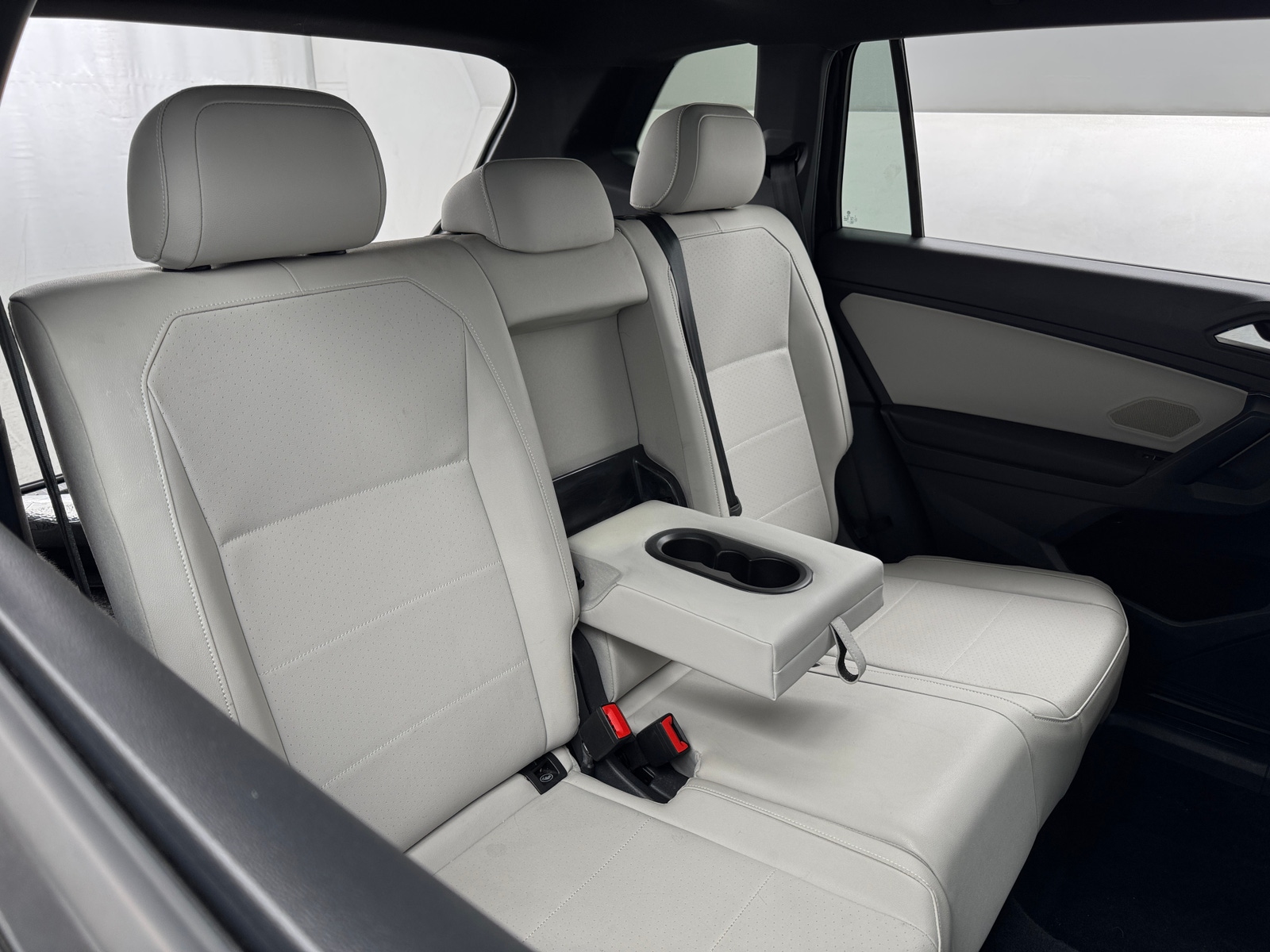 Thumbnail: 2021 Volkswagen Tiguan - 5
