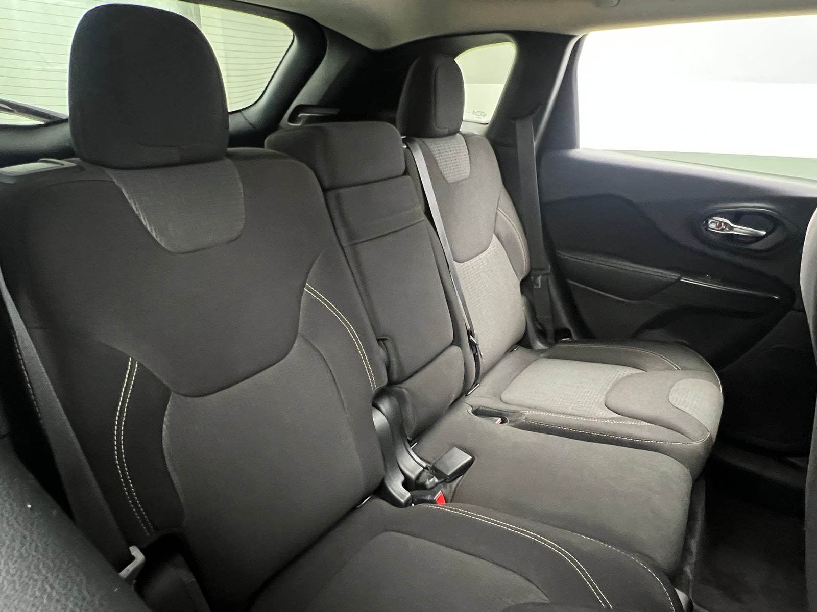 Thumbnail: 2016 Jeep Cherokee - 6