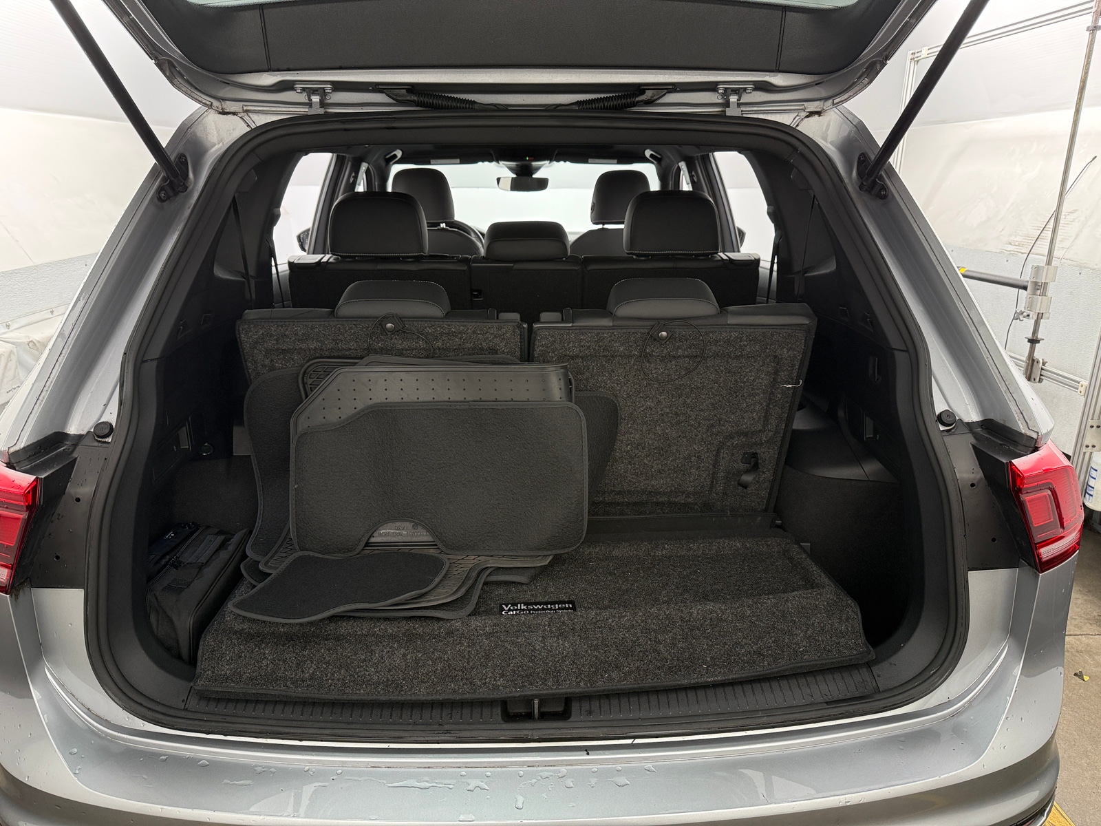 Thumbnail: 2023 Volkswagen Tiguan - 6