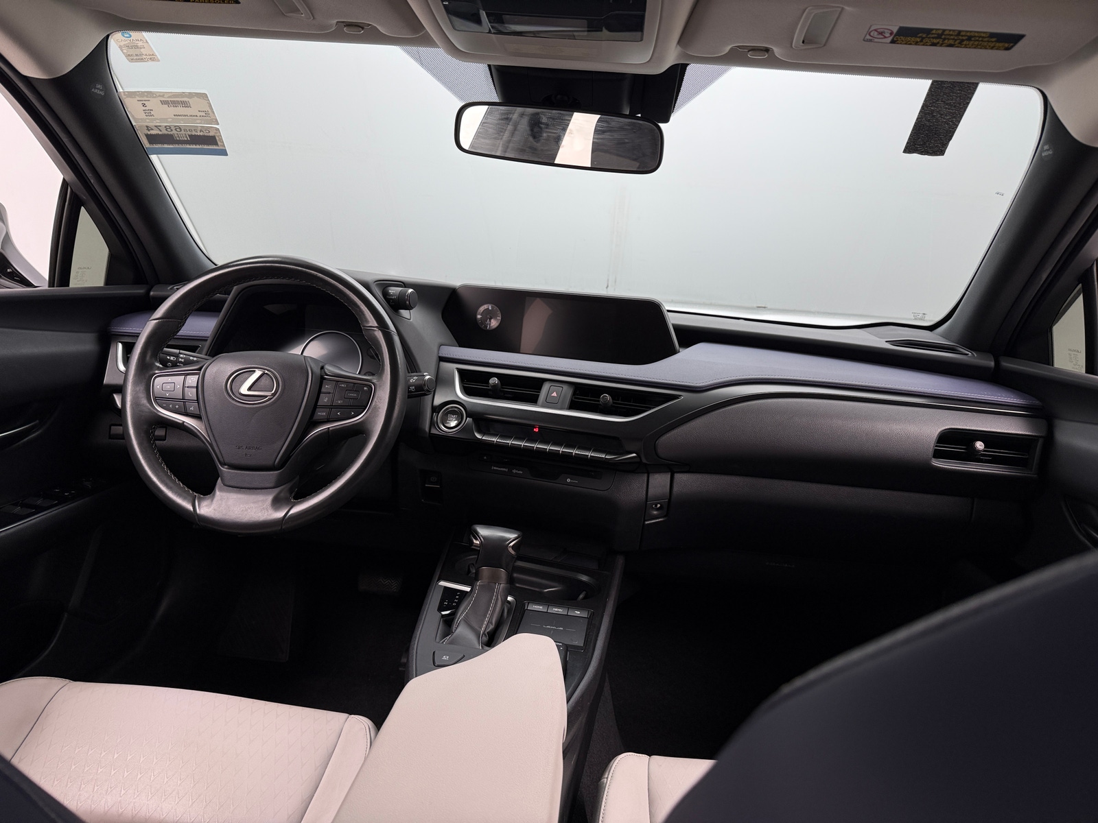 Thumbnail: 2020 Lexus UX - 2