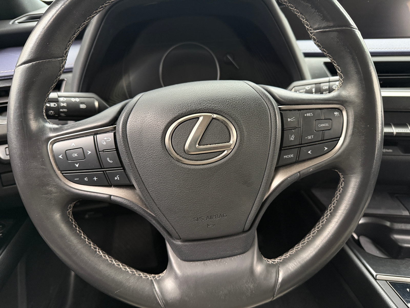 Thumbnail: 2020 Lexus UX - 4