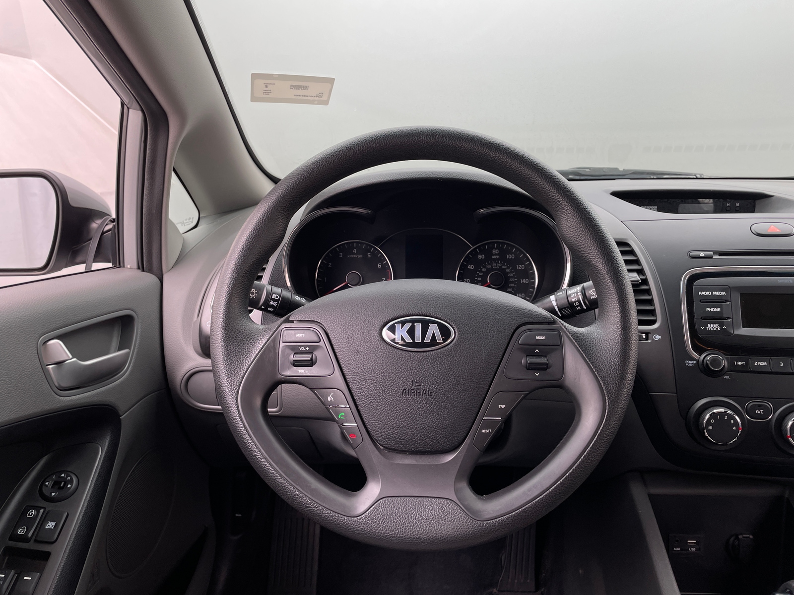 Thumbnail: 2017 Kia Forte - 5