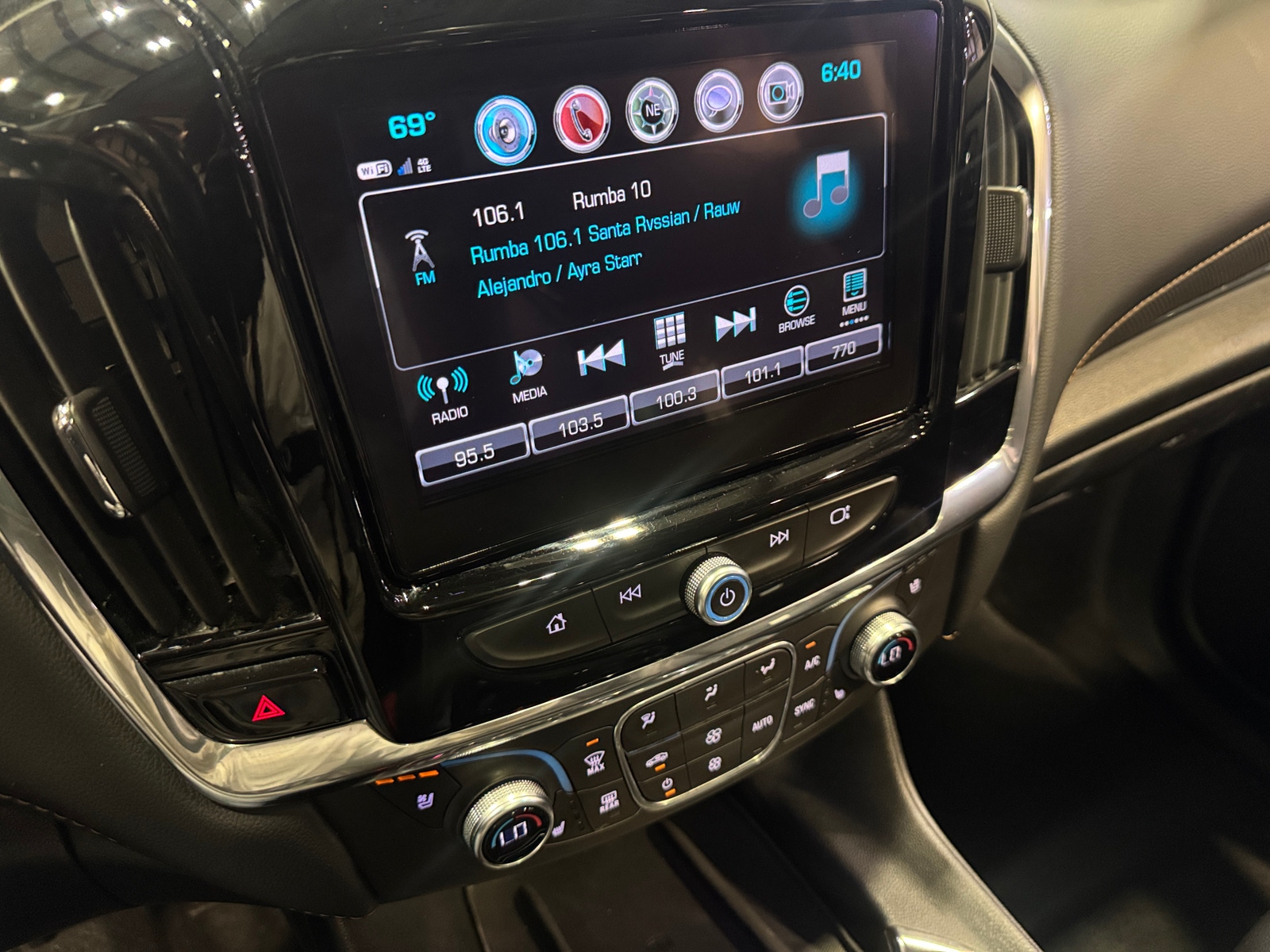 Thumbnail: 2019 Chevrolet Traverse - 3