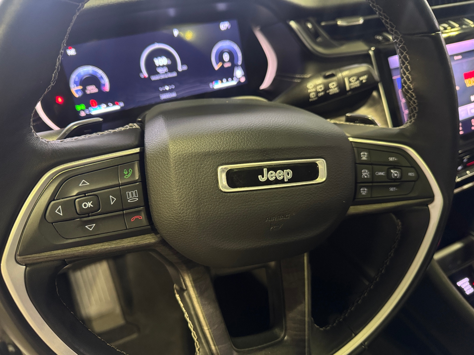 Thumbnail: 2022 Jeep Grand Cherokee L - 4