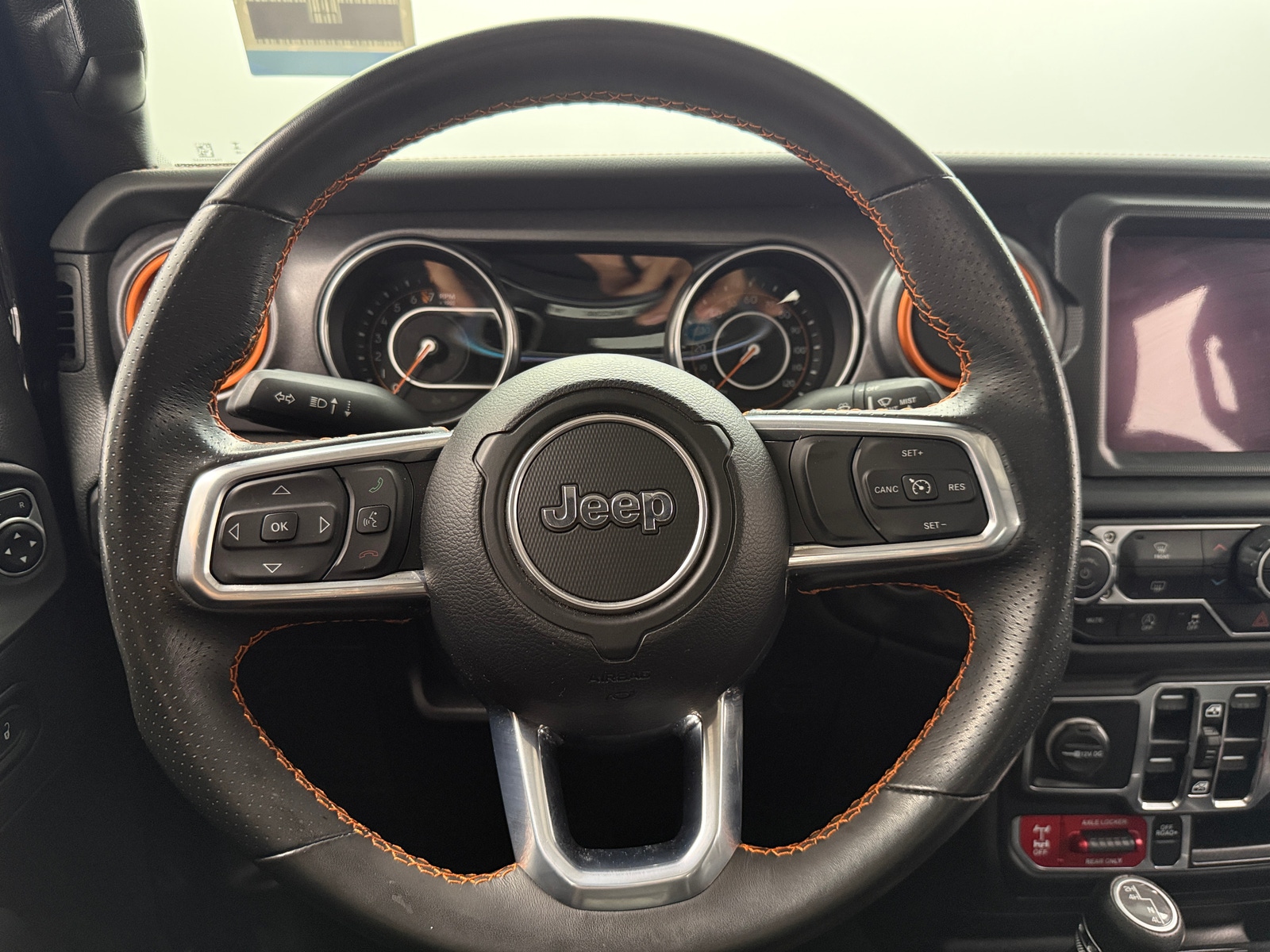 Thumbnail: 2023 Jeep Gladiator - 4