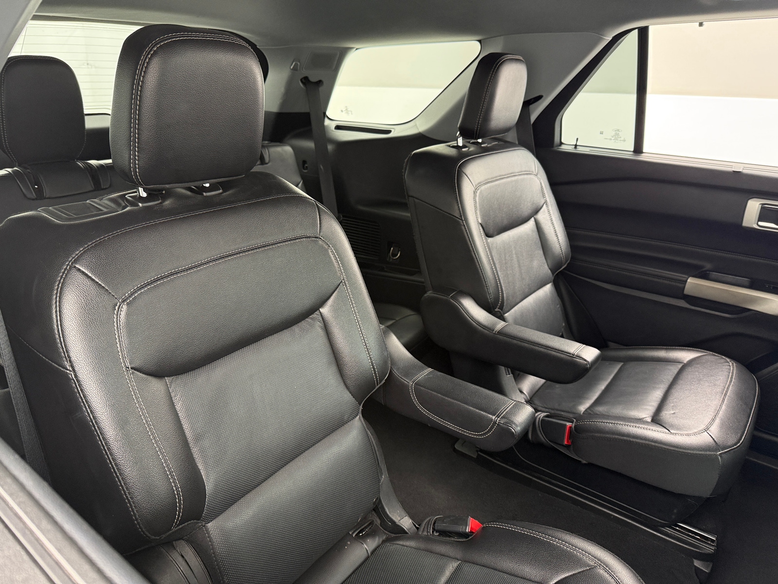 Thumbnail: 2022 Ford Explorer - 5