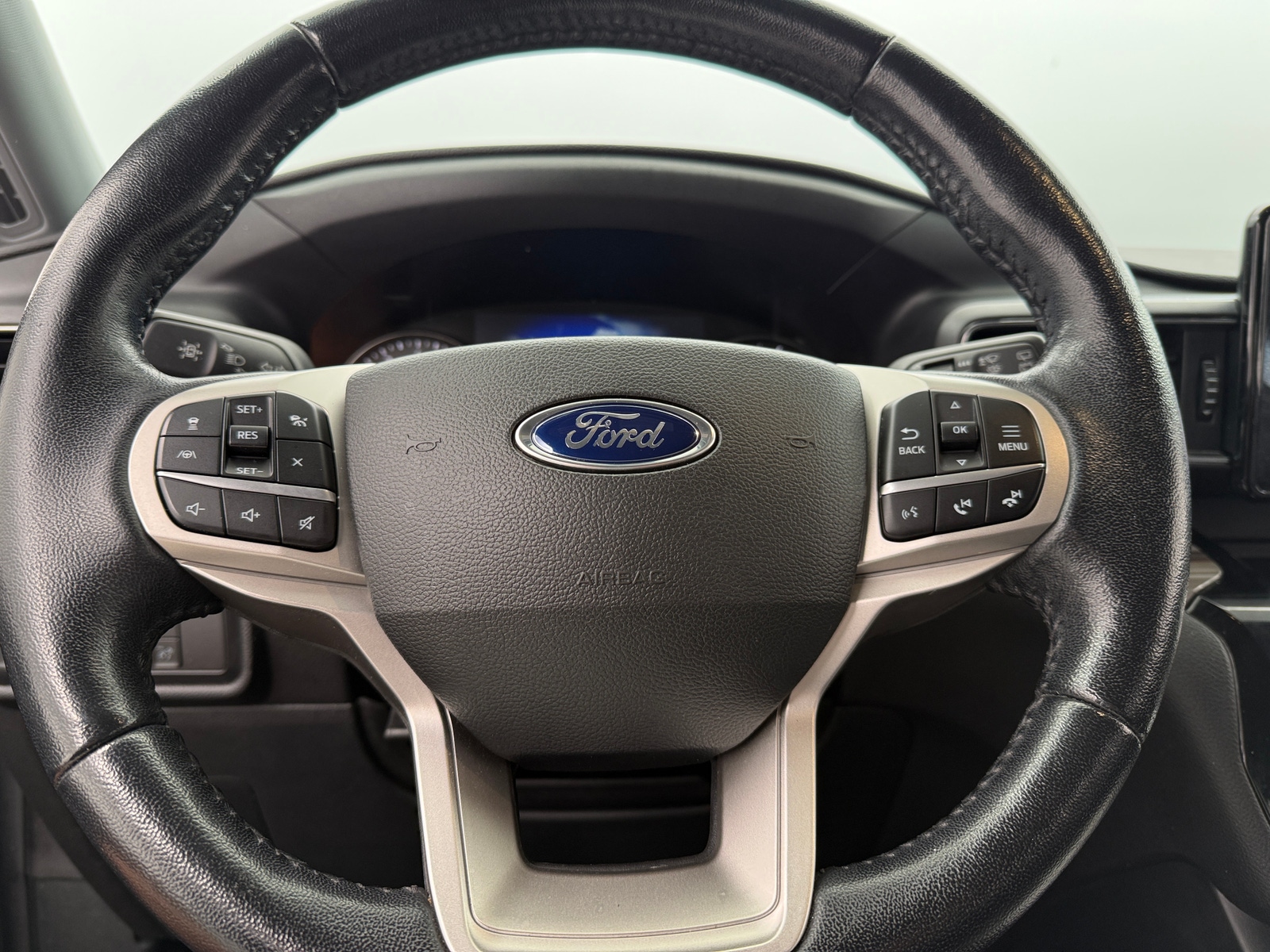 Thumbnail: 2022 Ford Explorer - 4