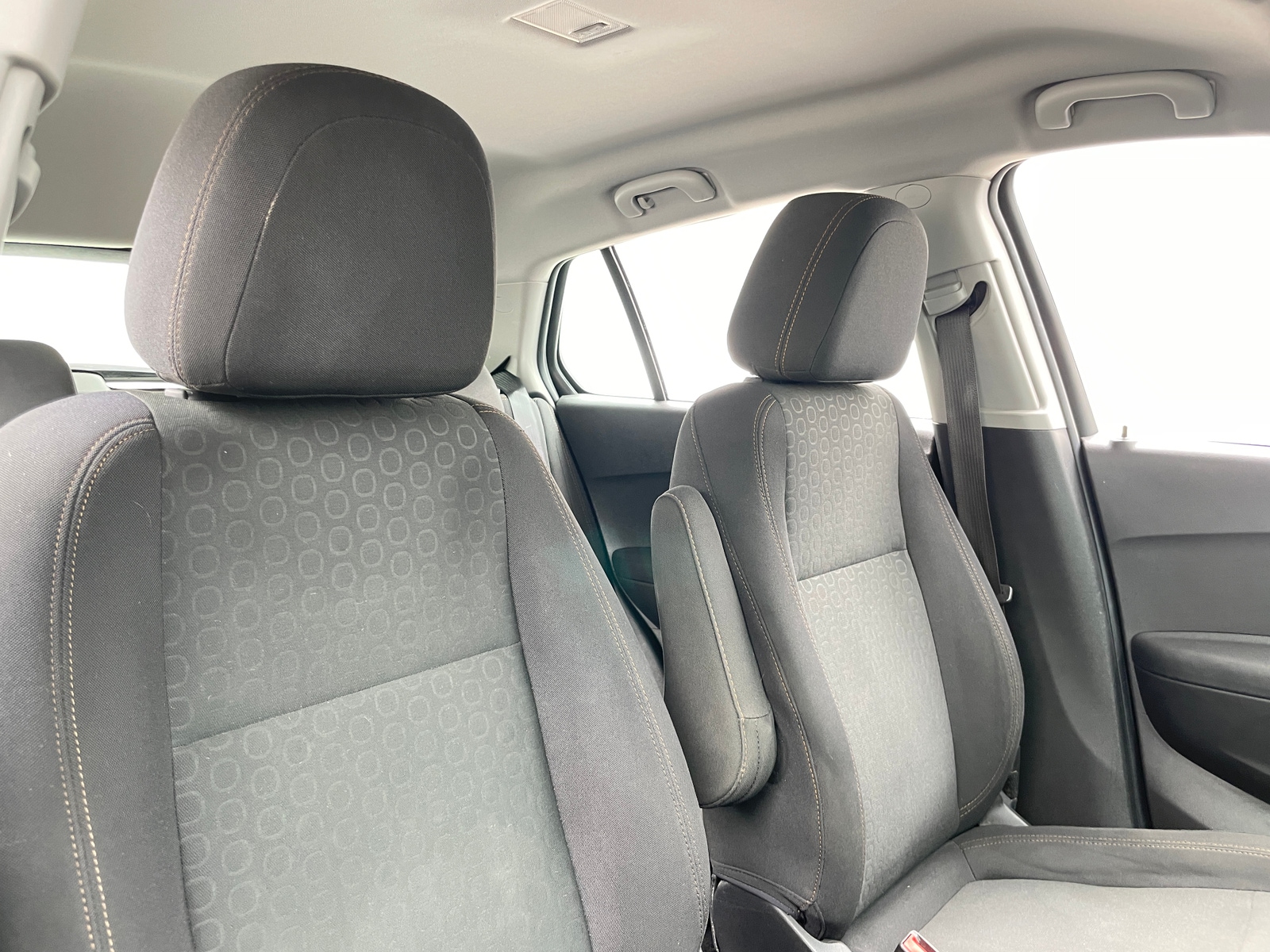 Thumbnail: 2017 Chevrolet Trax - 2