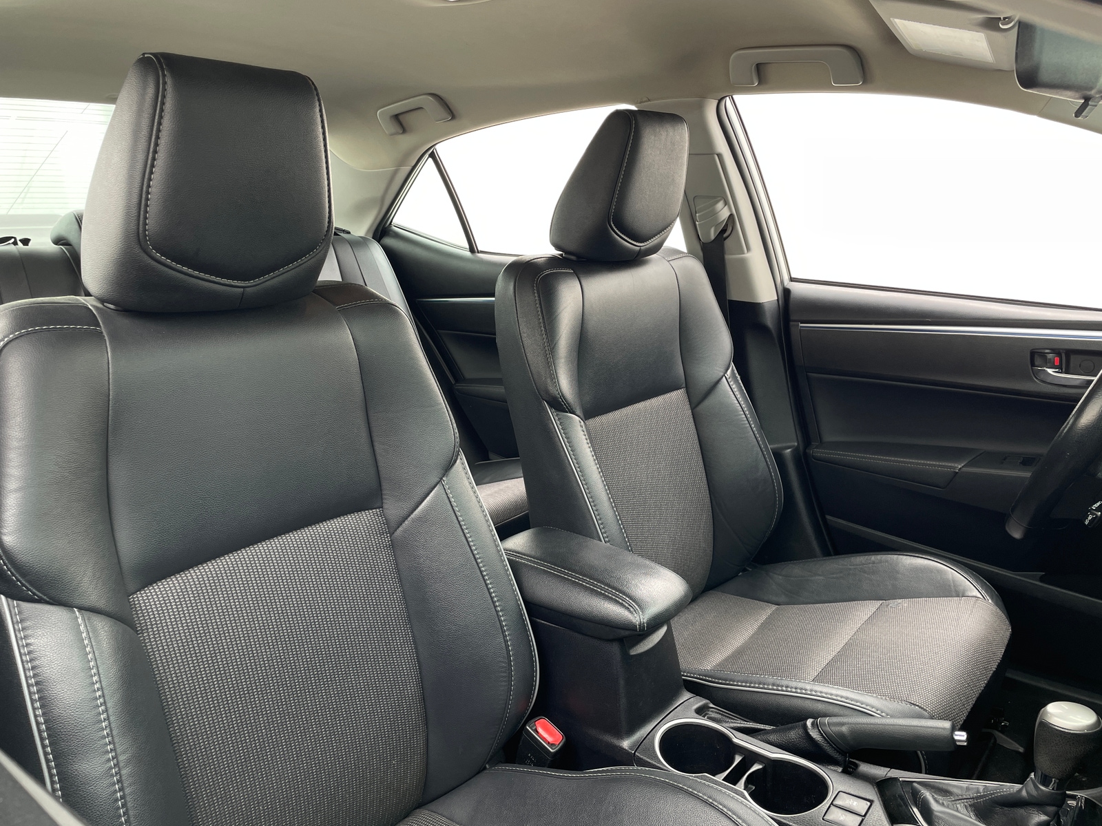 Thumbnail: 2016 Toyota Corolla - 2