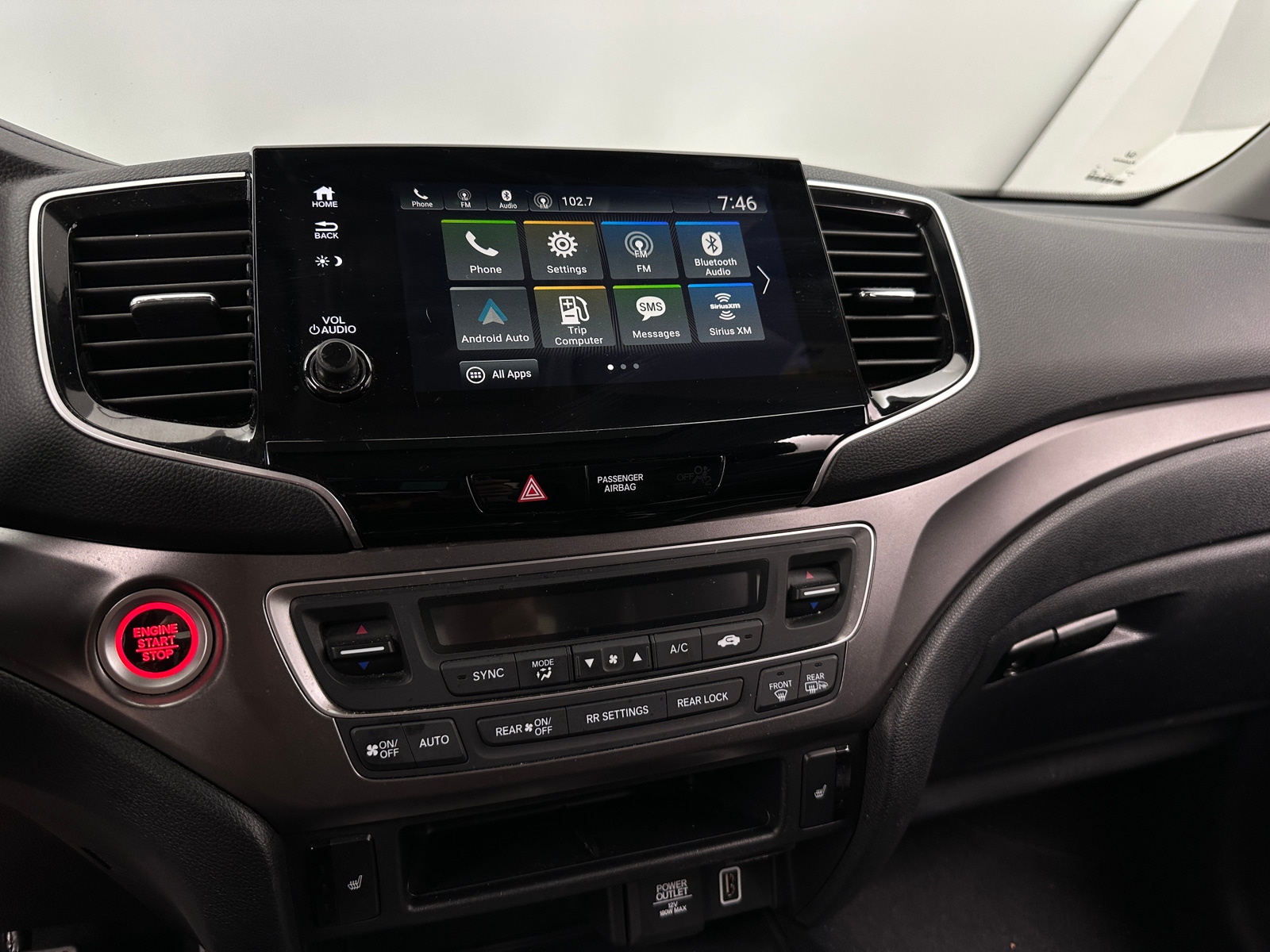 Thumbnail: 2019 Honda Pilot - 3