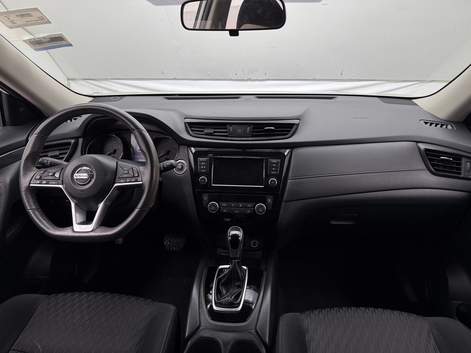Thumbnail: 2018 Nissan Rogue - 3