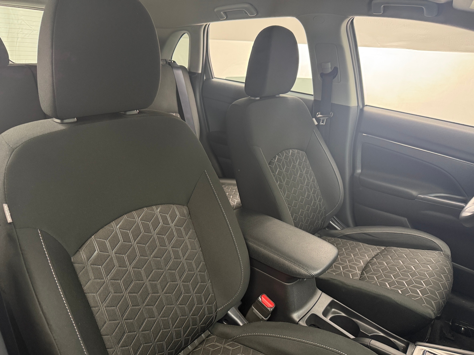 Thumbnail: 2024 Mitsubishi Outlander Sport - 2