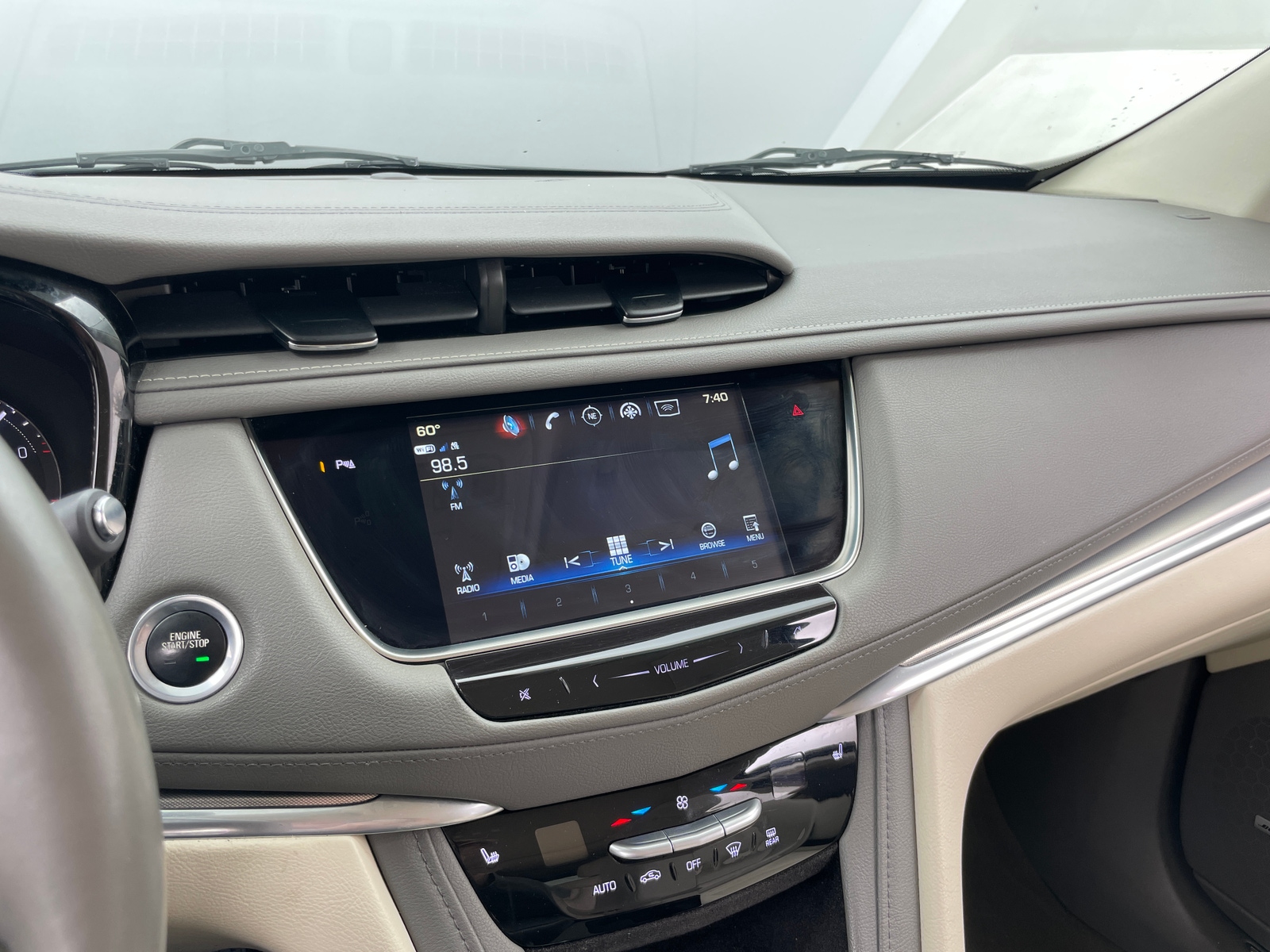 Thumbnail: 2018 Cadillac XT5 - 3