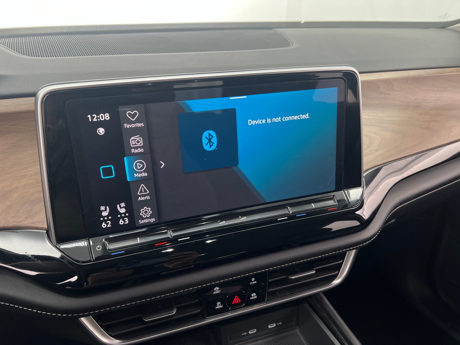 Thumbnail: 2024 Volkswagen Atlas - 3