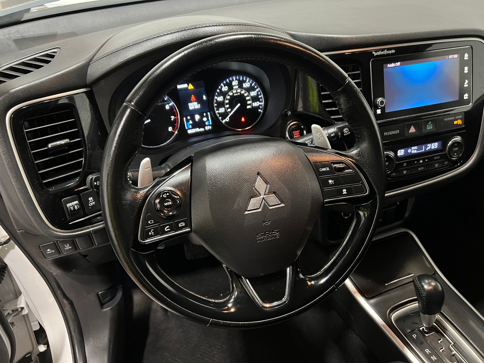 Thumbnail: 2017 Mitsubishi Outlander - 4