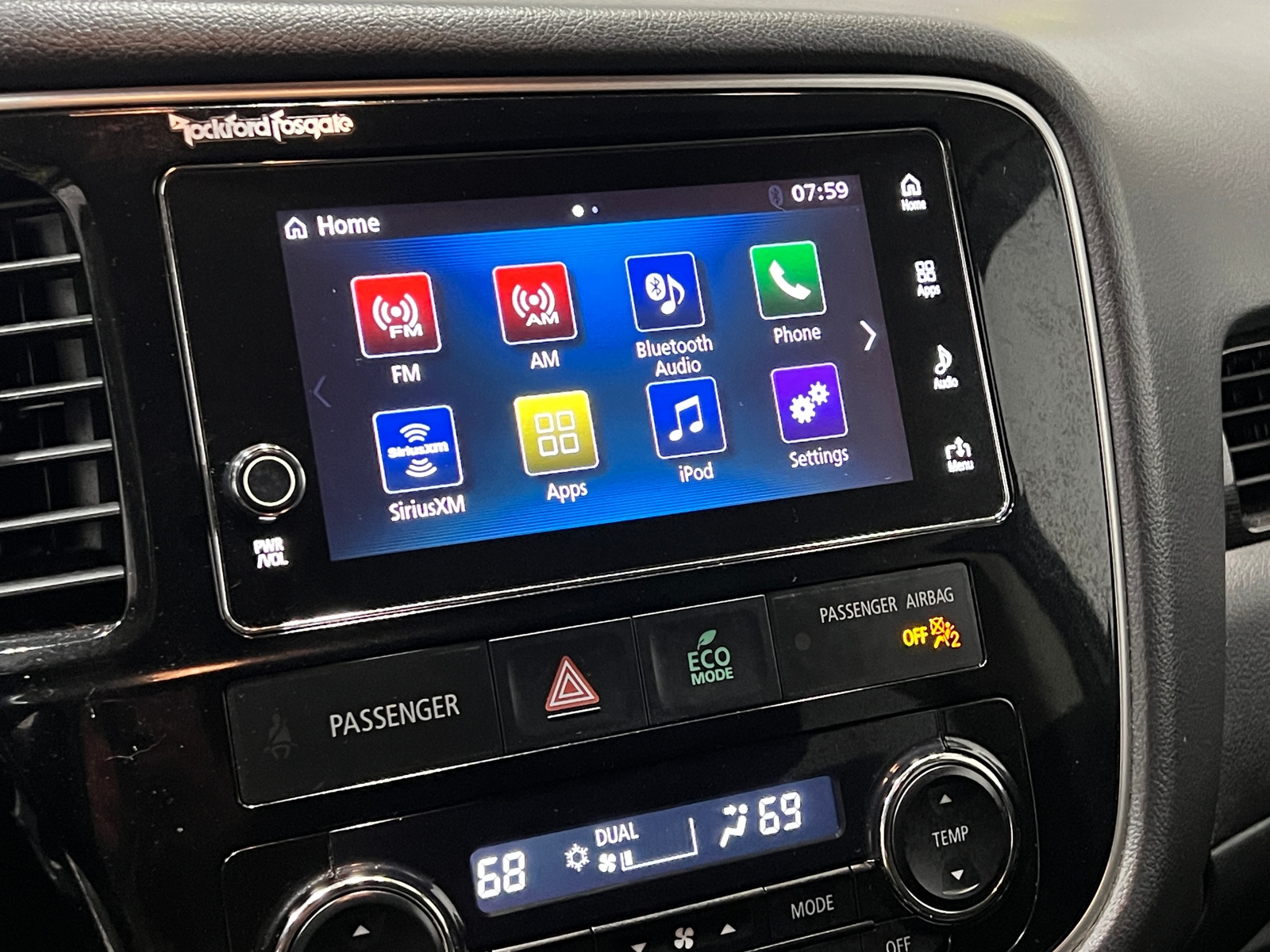 Thumbnail: 2017 Mitsubishi Outlander - 3