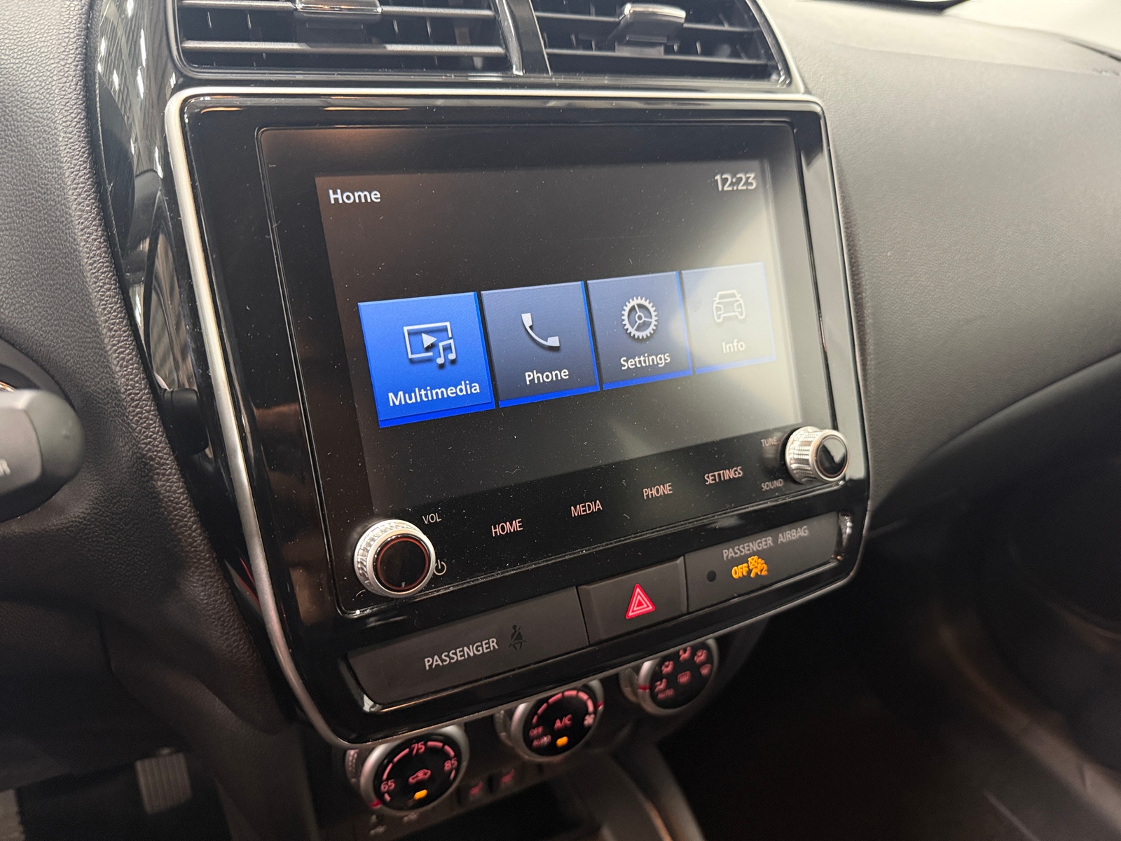 Thumbnail: 2024 Mitsubishi Outlander Sport - 3