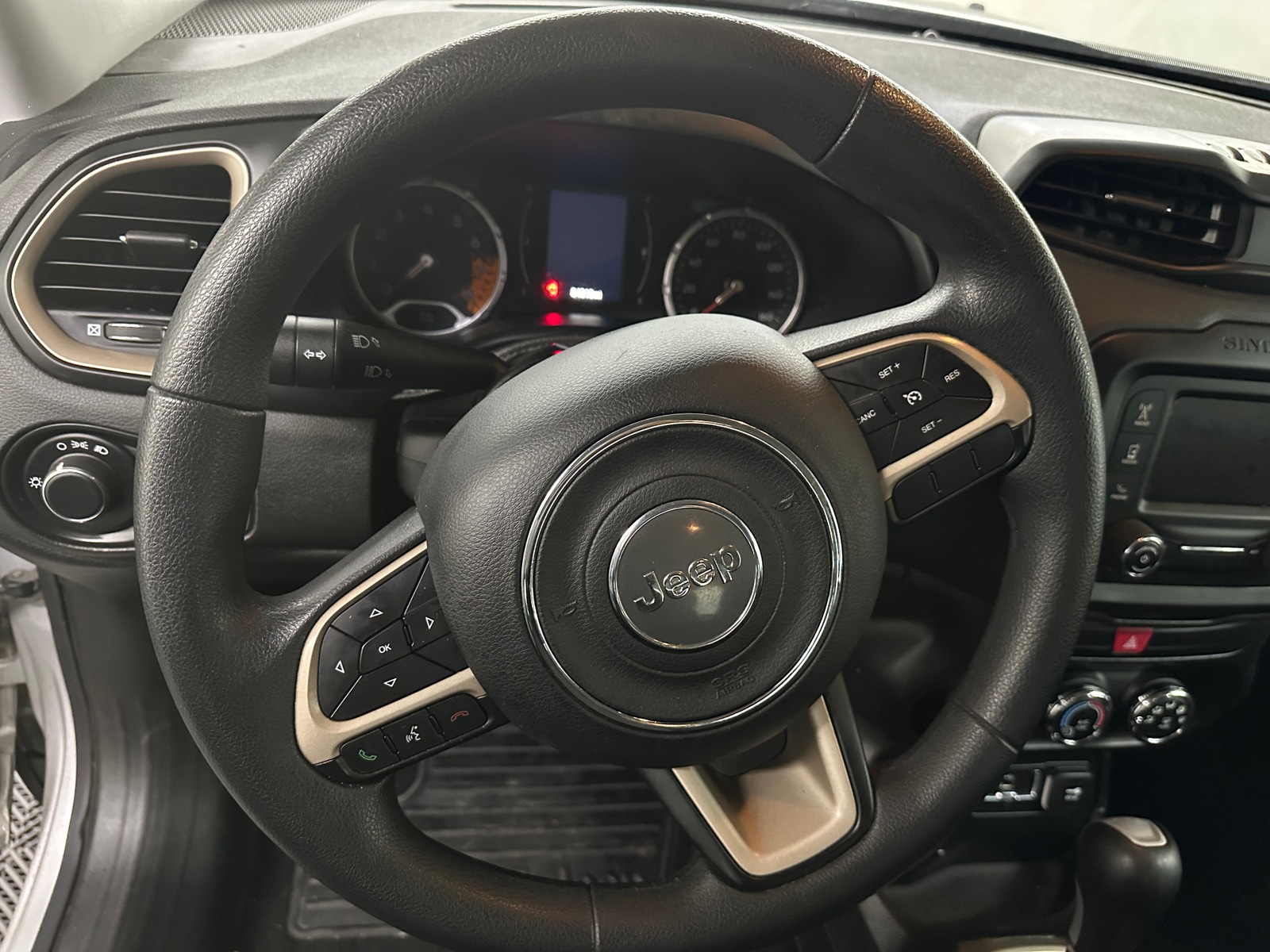 Thumbnail: 2016 Jeep Renegade - 5