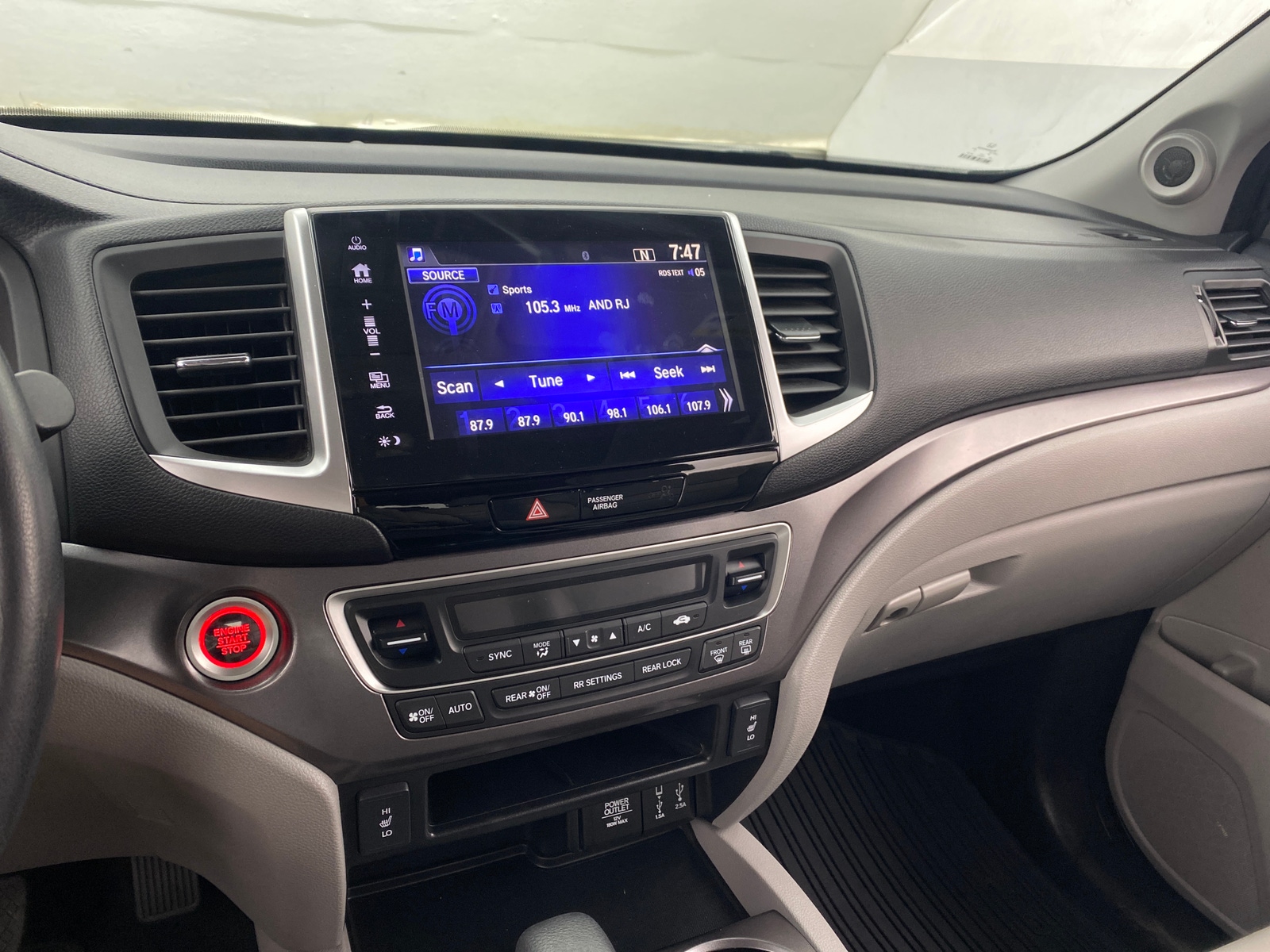 Thumbnail: 2018 Honda Pilot - 3