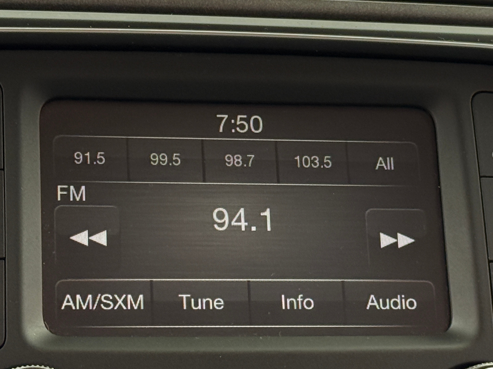 Thumbnail: 2021 RAM 1500 Classic - 3