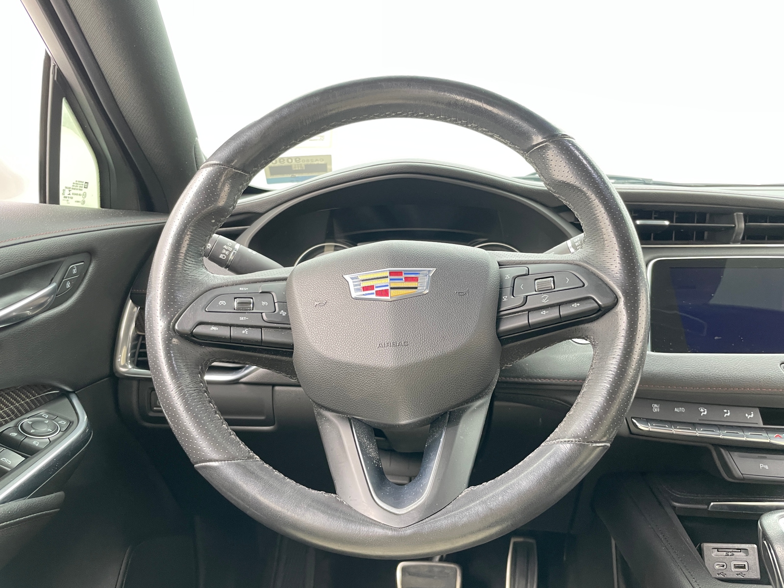 Thumbnail: 2019 Cadillac XT4 - 4